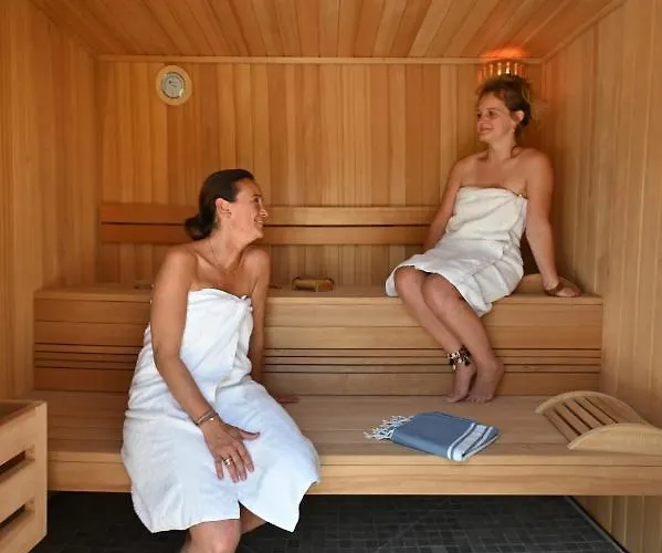 Holiday park Domaine De Diane 4*