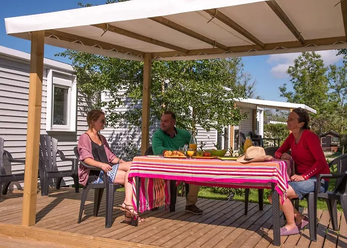 Domaine De Diane 4* 康村